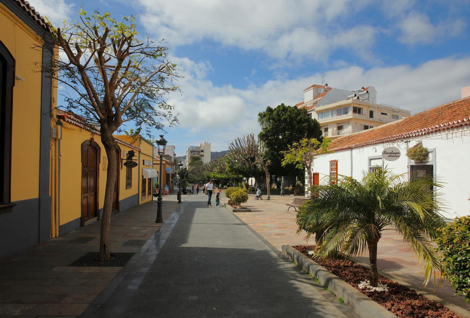 Hotel Eden Los Llanos De Aridane Bagian luar foto