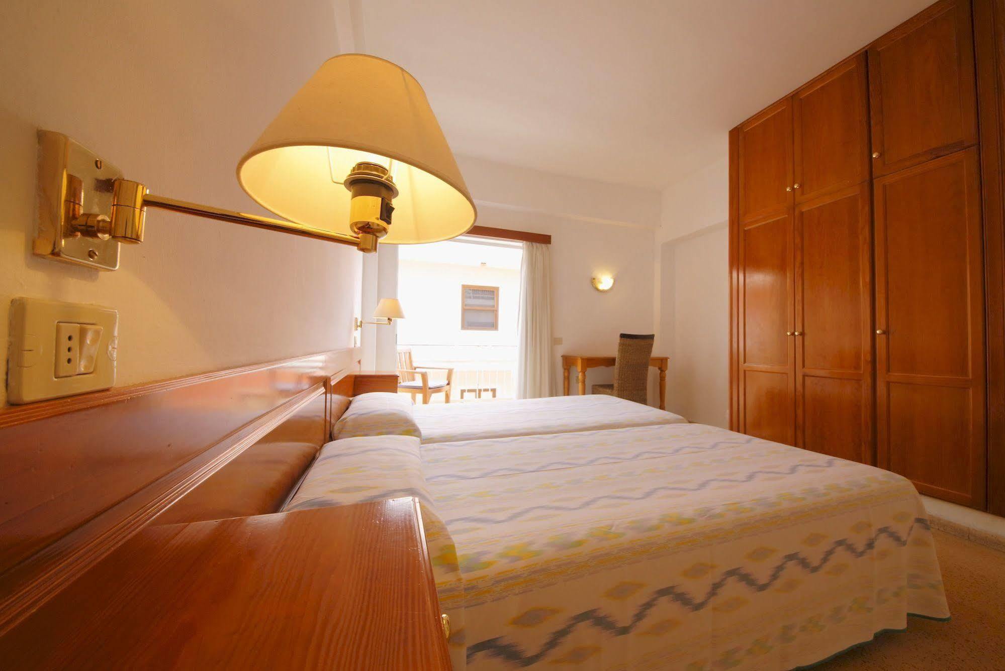 Hotel Eden Los Llanos De Aridane Bagian luar foto
